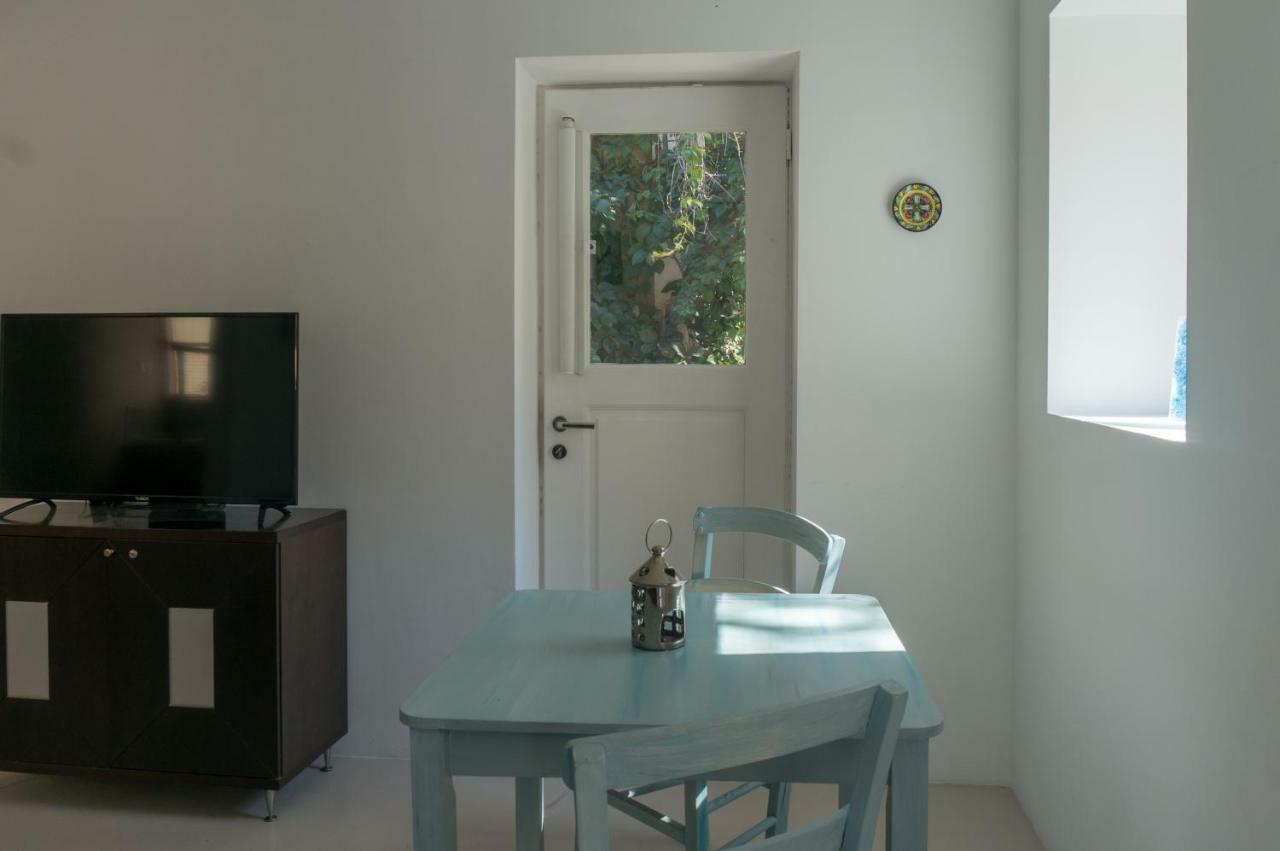 The Little Prince In Plaka Атина Екстериор снимка